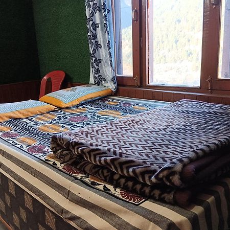 Roop Mountain Homestay Manāli Exterior foto