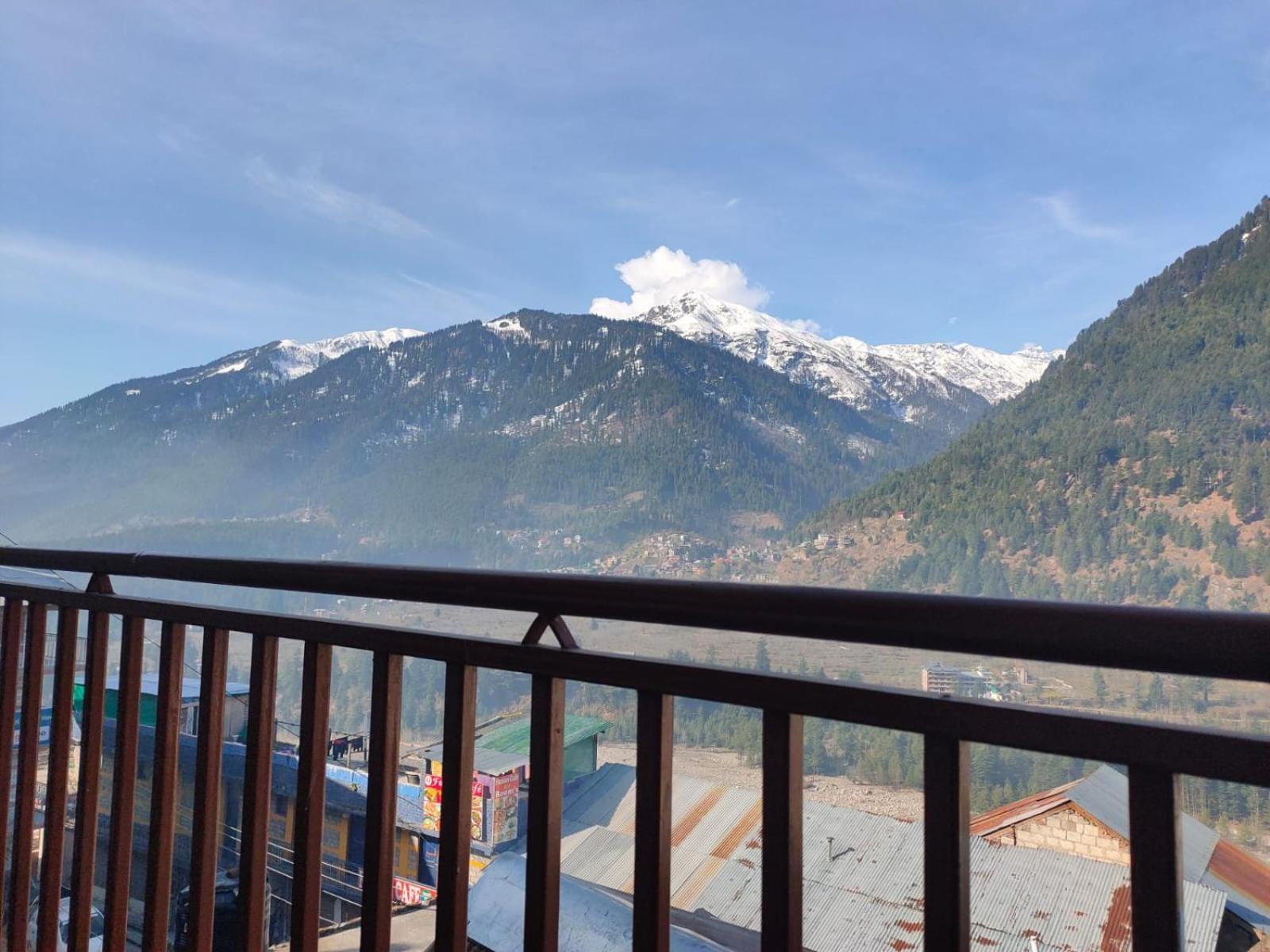 Roop Mountain Homestay Manāli Exterior foto