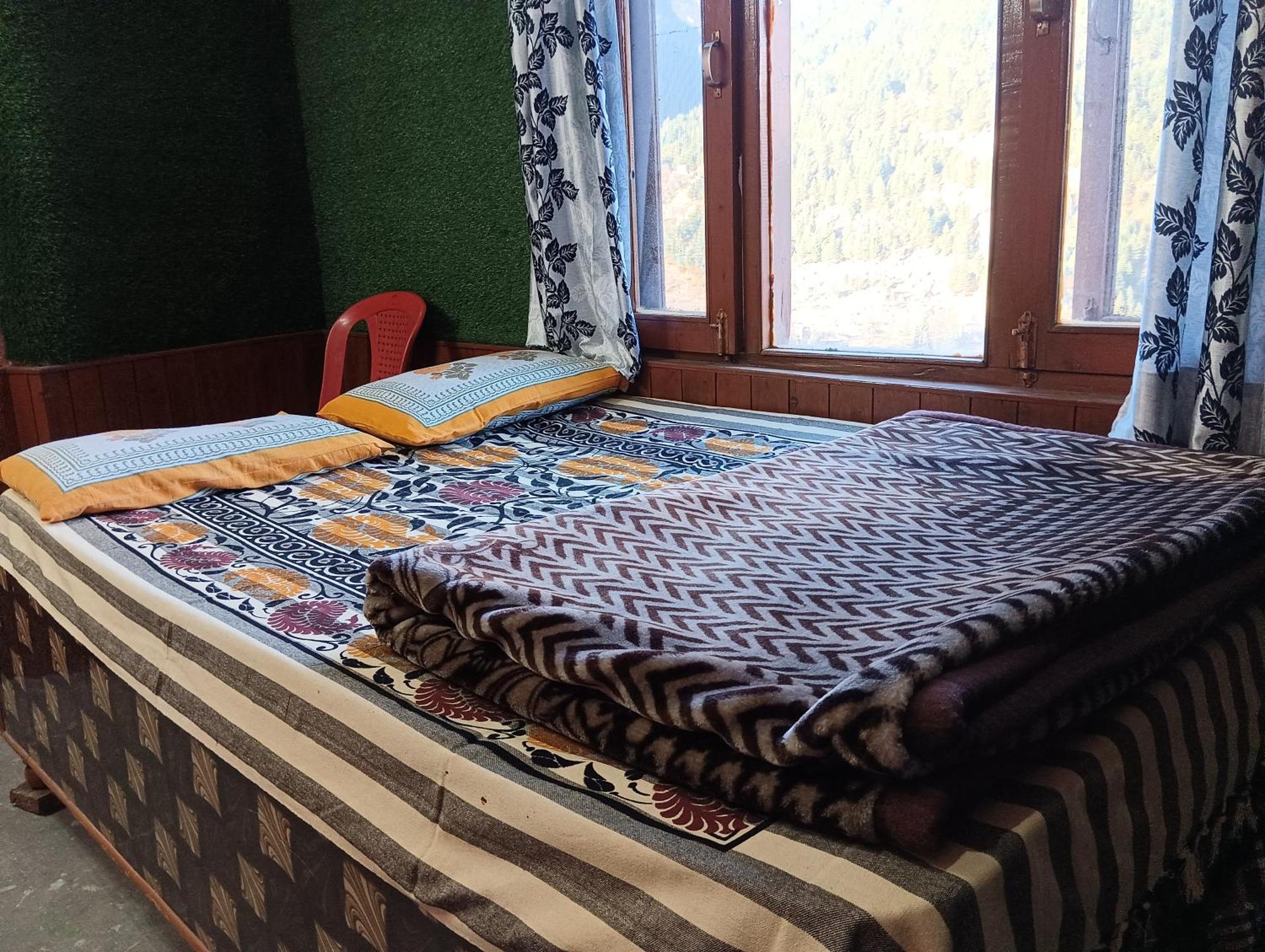Roop Mountain Homestay Manāli Exterior foto